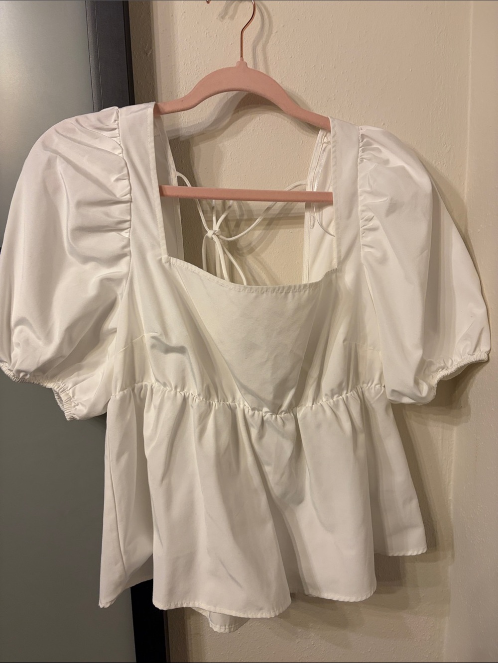 H&M White Peplum Puff-Sleeve Top - Brand Unspecified Size Medium